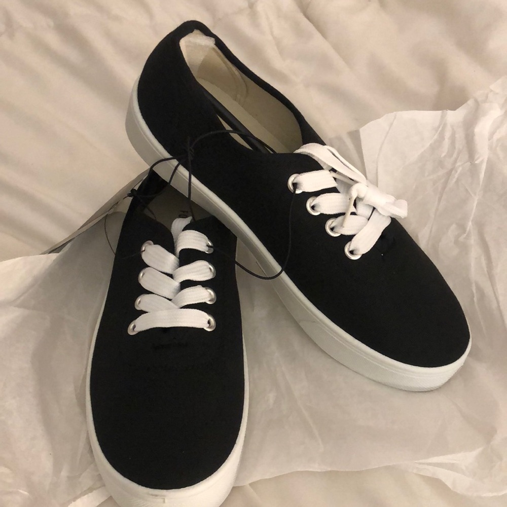Forever 21 sneaker